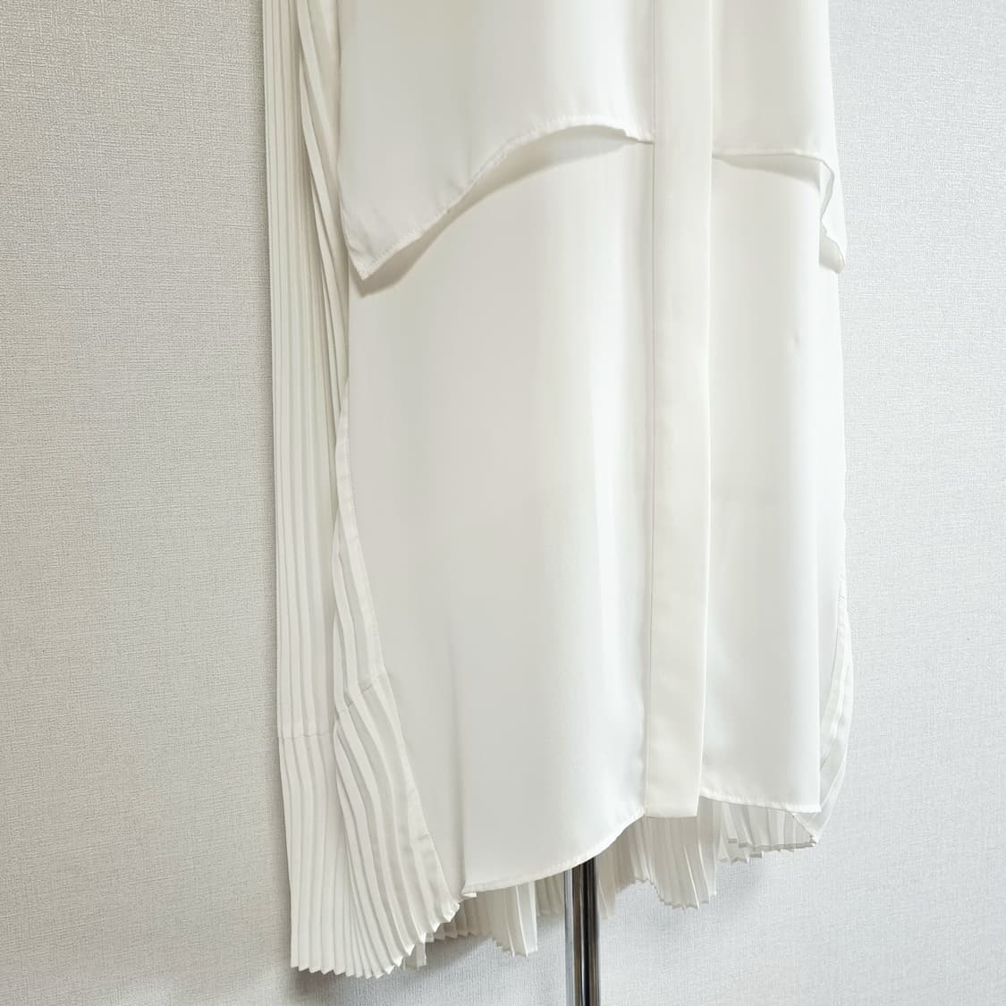 더아이잗컬렉션 셔츠원피스 롱셔츠 블라우스 백플리츠포인트 (55) 상태최상 상품이미지5