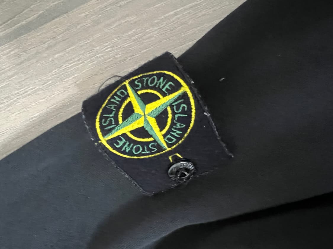 24ss 스톤 아일랜드 블랙 맨투맨 상품이미지2