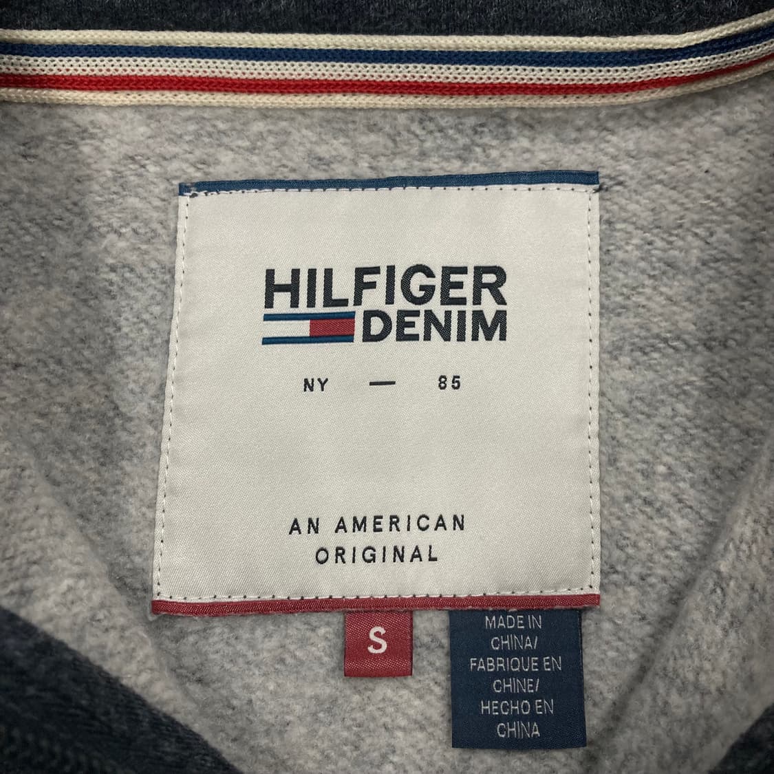 타미힐피거 차콜 컬러 스펠아웃 빅로고 후드집업 상품이미지3