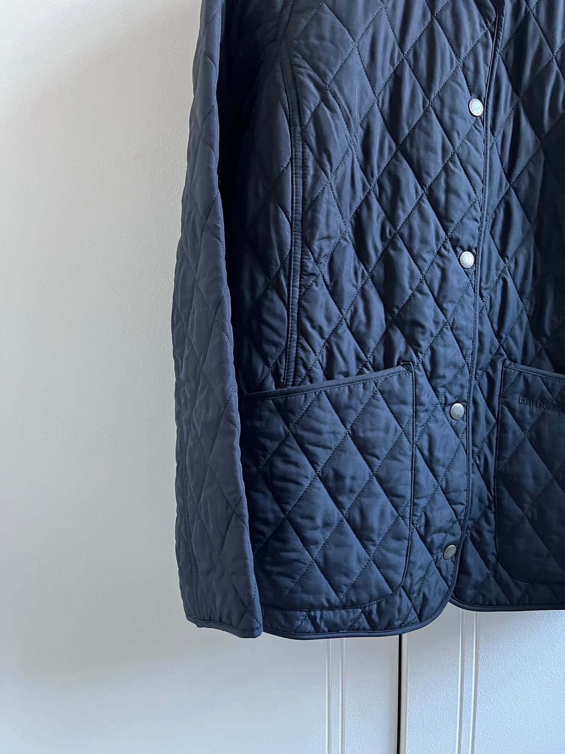 바버 퀼팅패딩 아난데일 네이비 상품이미지3