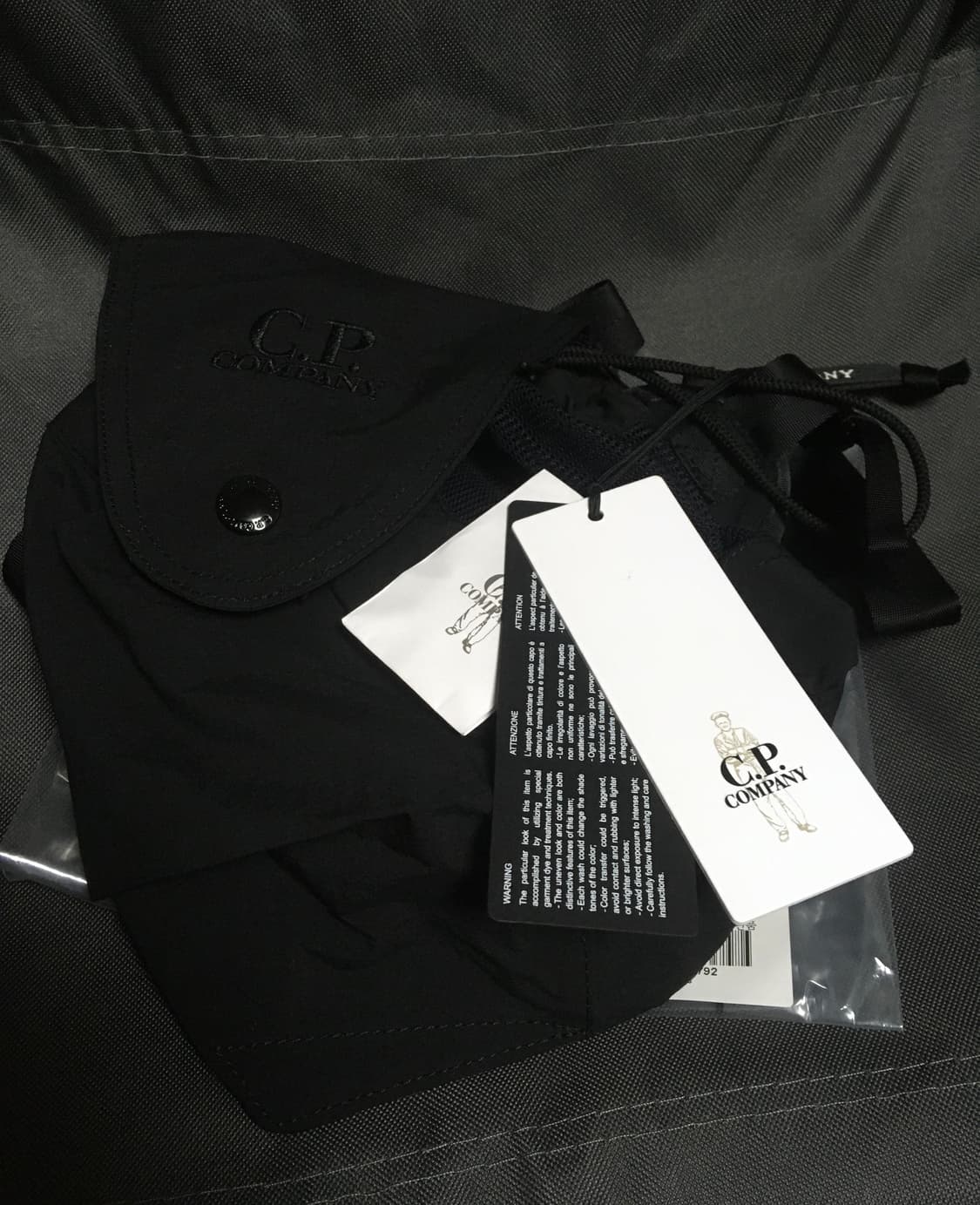 CP컴퍼니 숄더백 블랙 판매합니다  상품이미지9