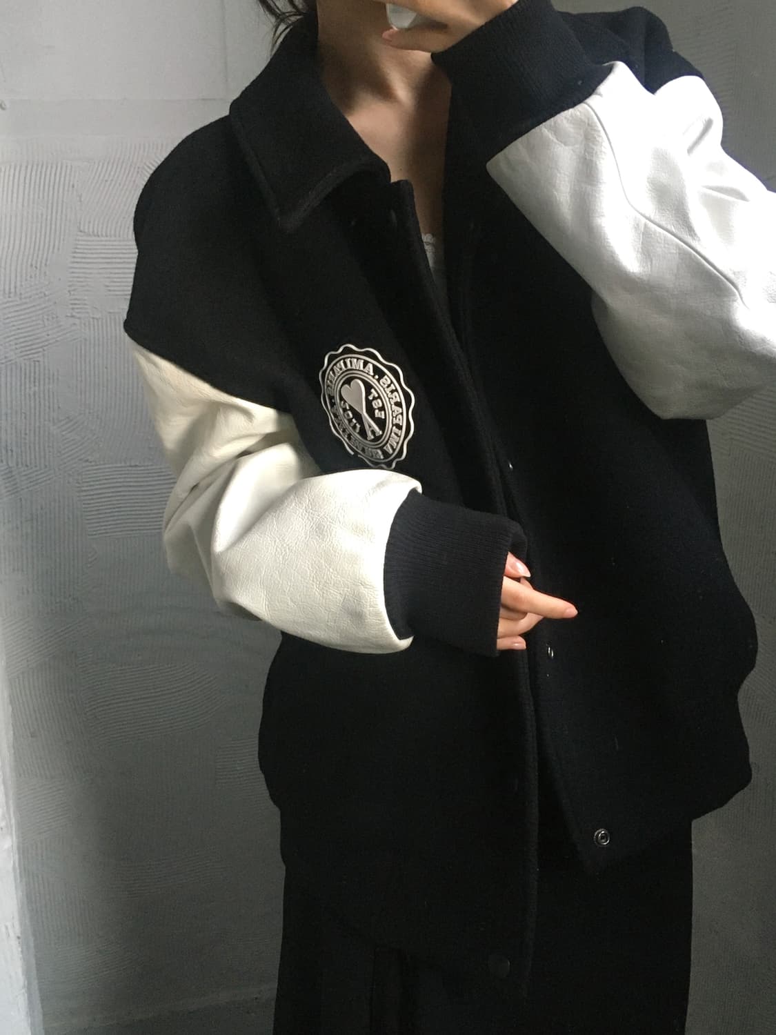 AMI 아미 파리 드 쾨르 패치 테디 보머 바시티 자켓 상품이미지1