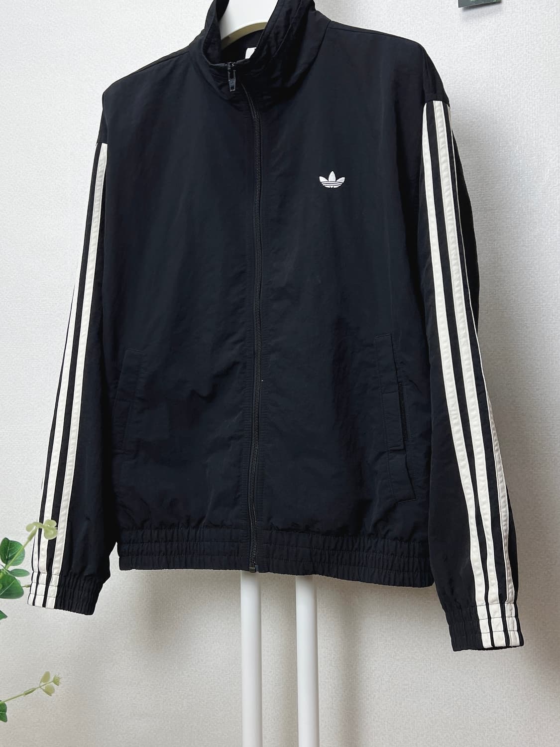 아디다스 로고 바람막이 M 상품이미지3