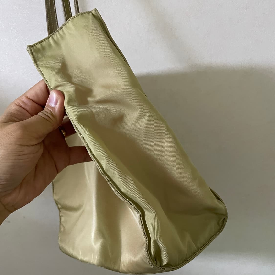 프라다 포코노 나일론 삼각로고 토트백 상품이미지5
