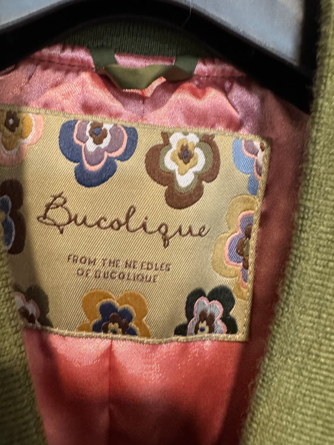 비꼴리끄 뒷판 자수 자켓 상품이미지3