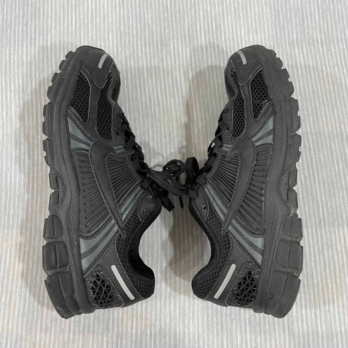 739) 나이키 줌 보메로5 SP 블랙 255mm 상품이미지6