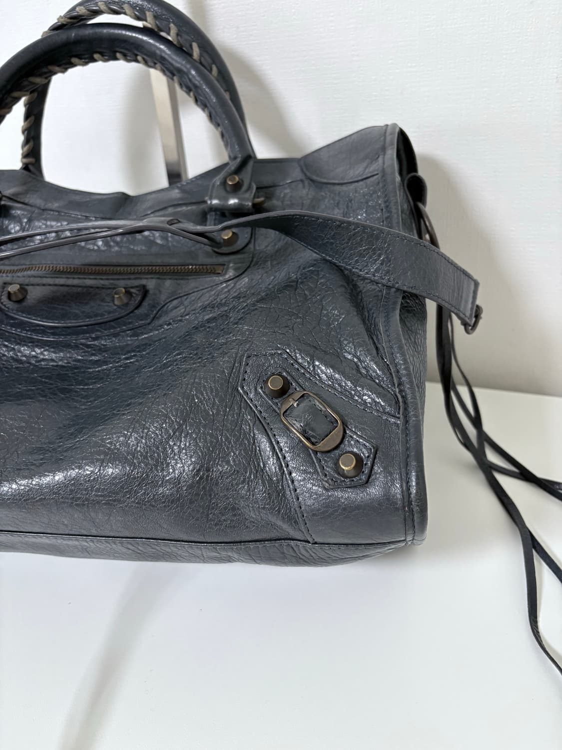 발렌시아가 시티 모터백 다크그레이 상품이미지6