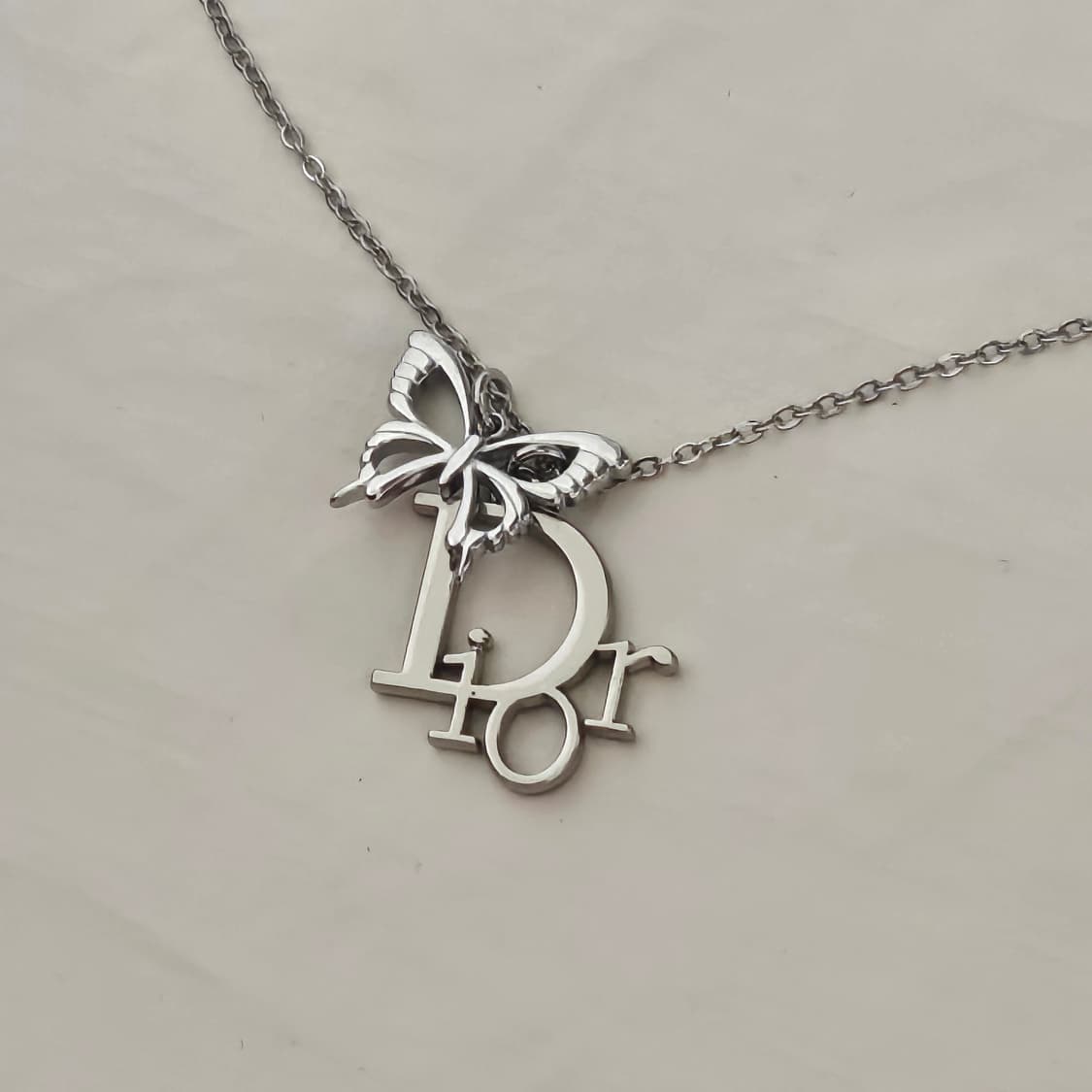 디올 오블리크 버터플라이 빈티지 업사이클링 목걸이 상품이미지3