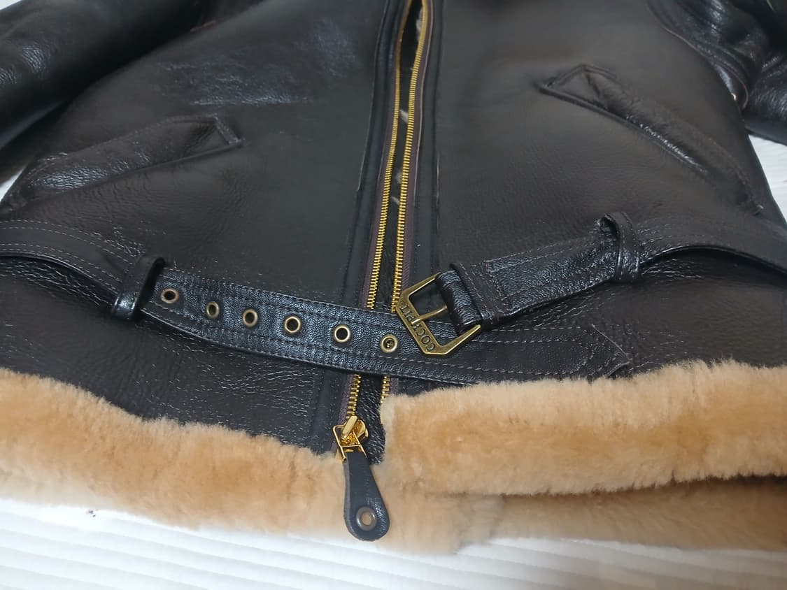 콕핏 톰하디 무스탕 40 사이즈 판매합니다~ 상품이미지5