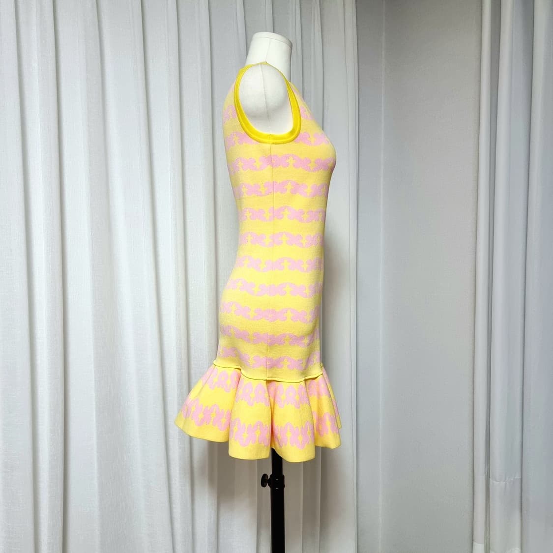 럭키슈에뜨 슬리브리스 니트 원피스 (55) 택O새상품/ 36만8천 상품이미지2