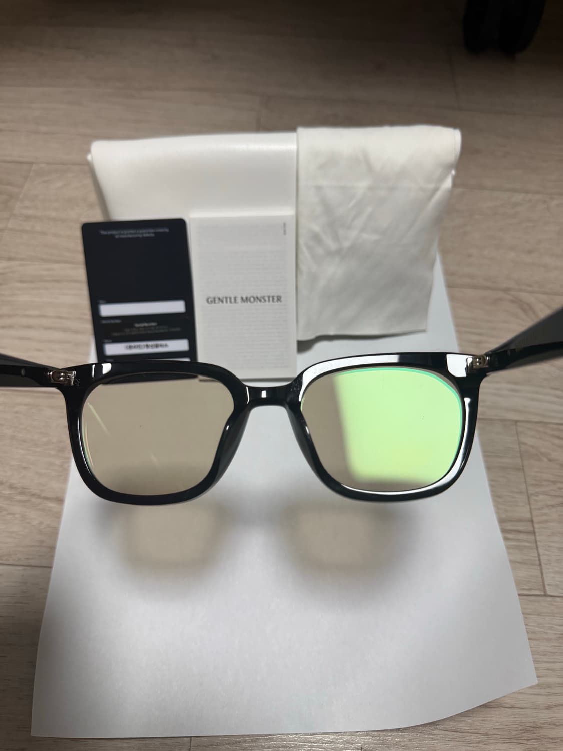 젠틀몬스터 릴리트(BR) 팝니다. 상품이미지4