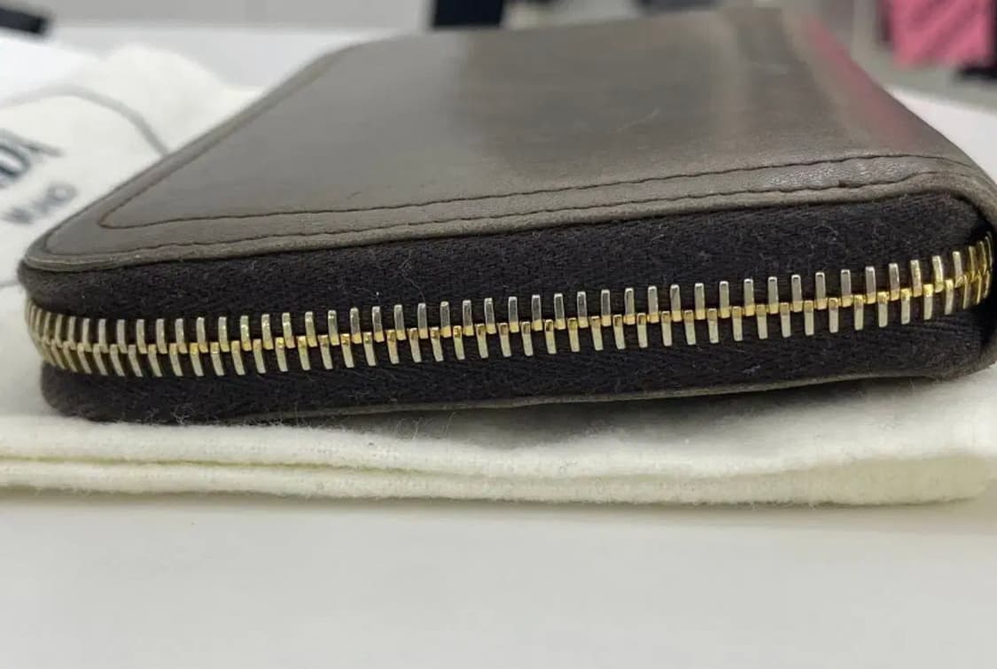 [정품] 프라다 사피아노 지피월렛 골드 로고 장지갑 상품이미지3