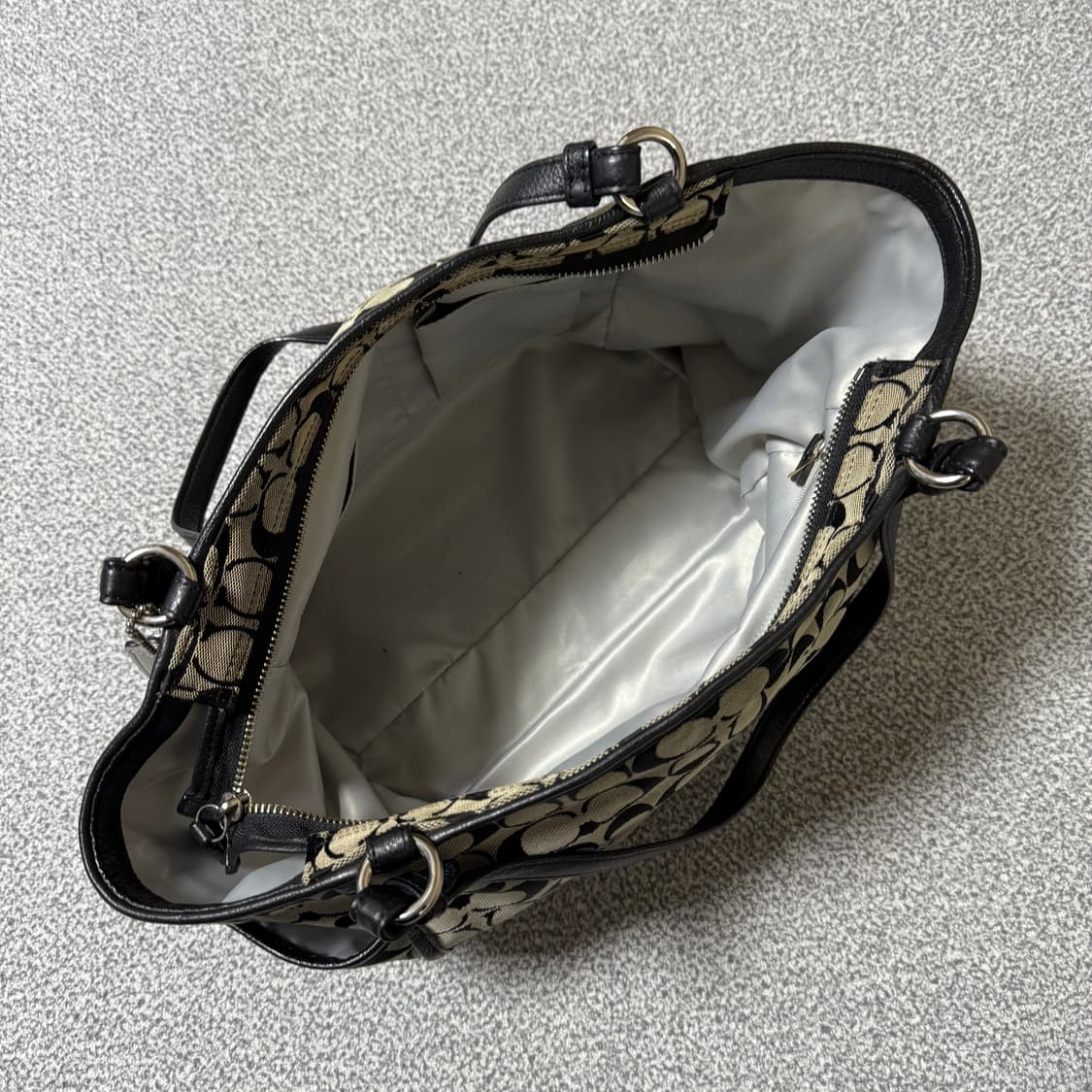 Coach 시그니처 토트백 상품이미지9