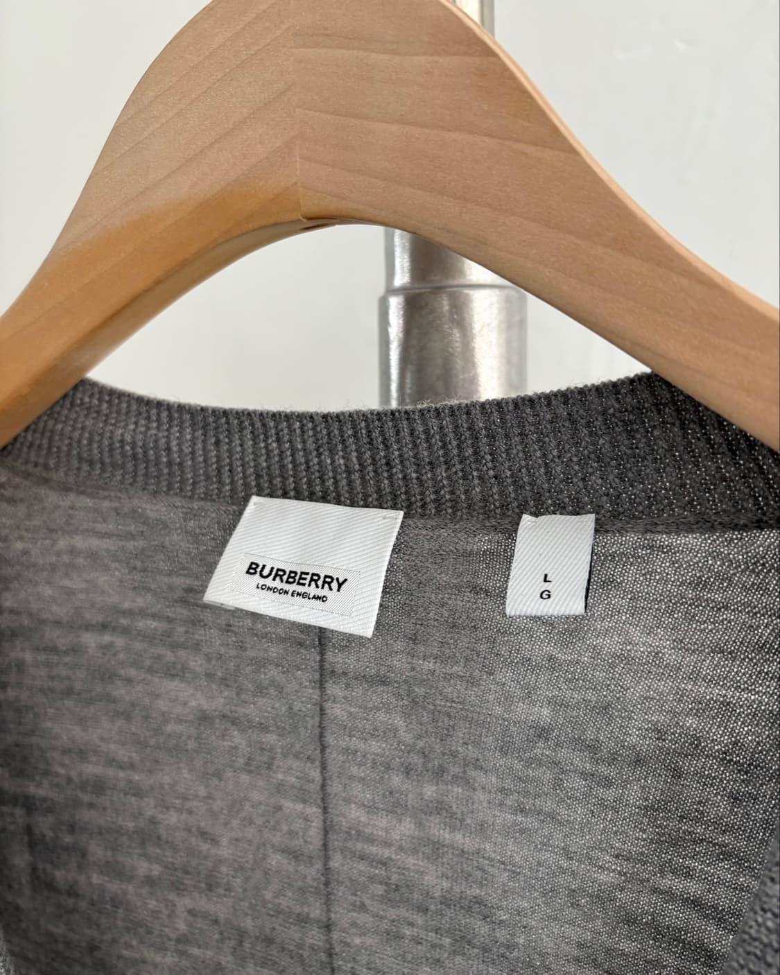 Burberry 버버리 노바체크 패치 그레이 울 브이넥 가디건 상품이미지7
