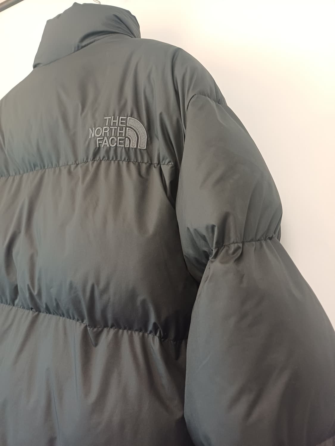 [XL] 노스페이스 리버톤 티볼 블랙 패딩 (블랙/레드) 상품이미지3