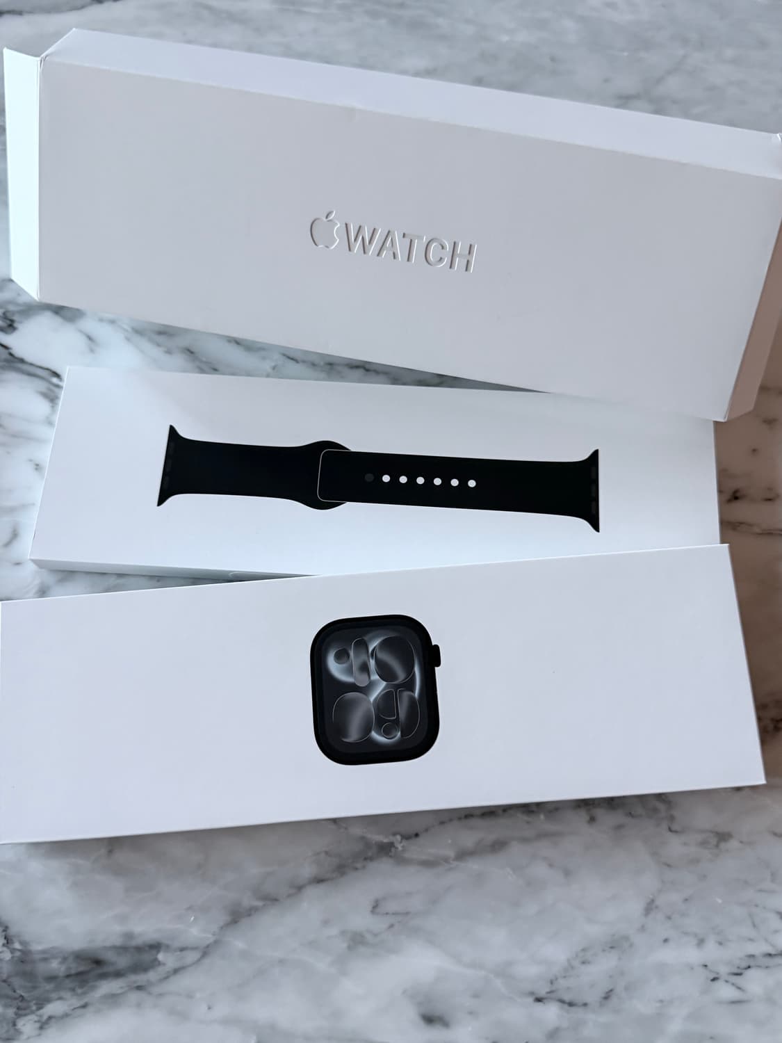 [미개봉] 애플워치 11 제트블랙 블랙 스포츠밴드 42mm S/M GPS 상품이미지1