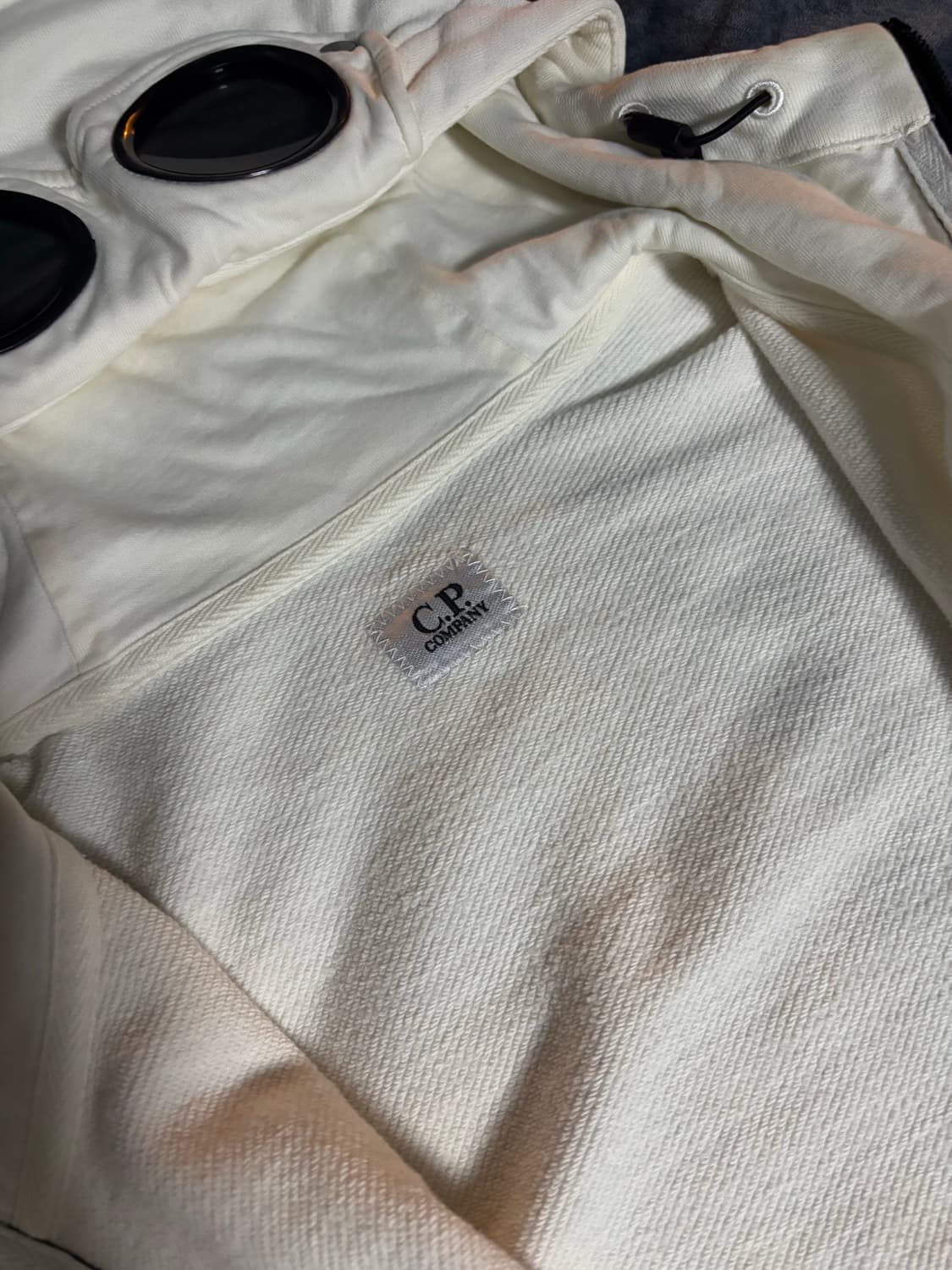 CP 컴퍼니 고글 후드집업 화이트 M 상품이미지5