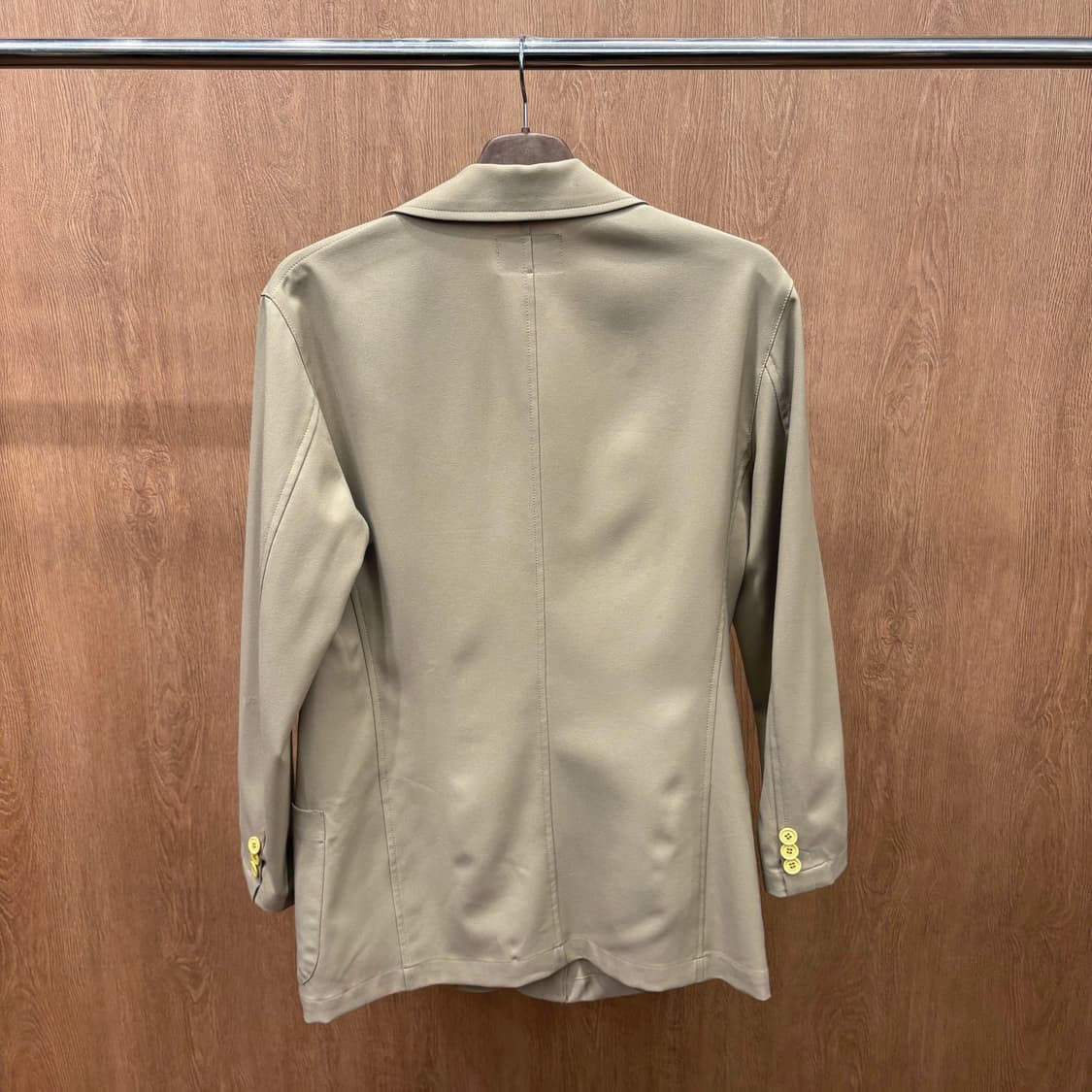 아르마니 진스 긴팔 미디 자켓 노치드 카라 싱글 버튼 디테일 베이지 상품이미지3