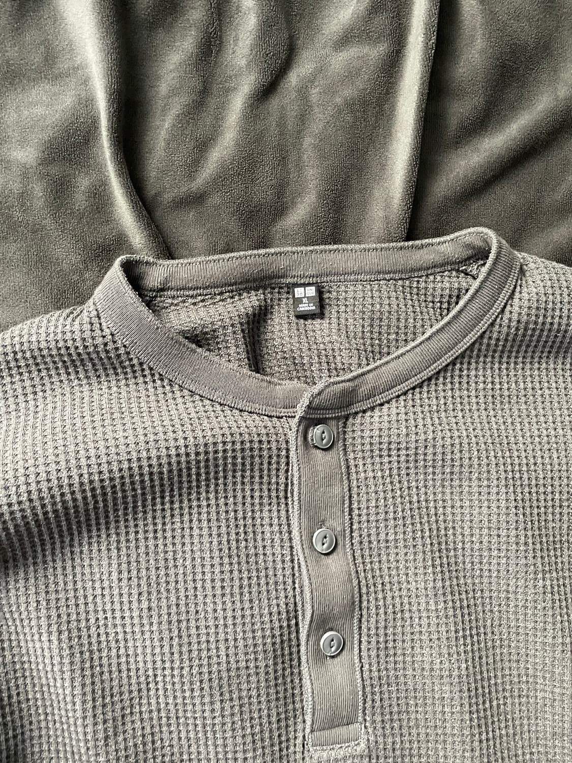 유니클로 와플 헨리넥 긴팔 다크 그레이 XL 상품이미지3