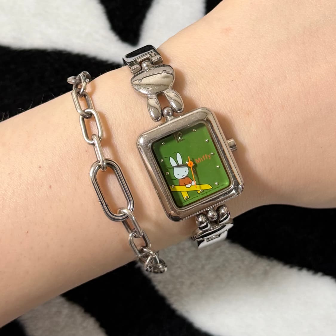 vintage miffy metal watch 미피 메탈 손목시계 상품이미지4