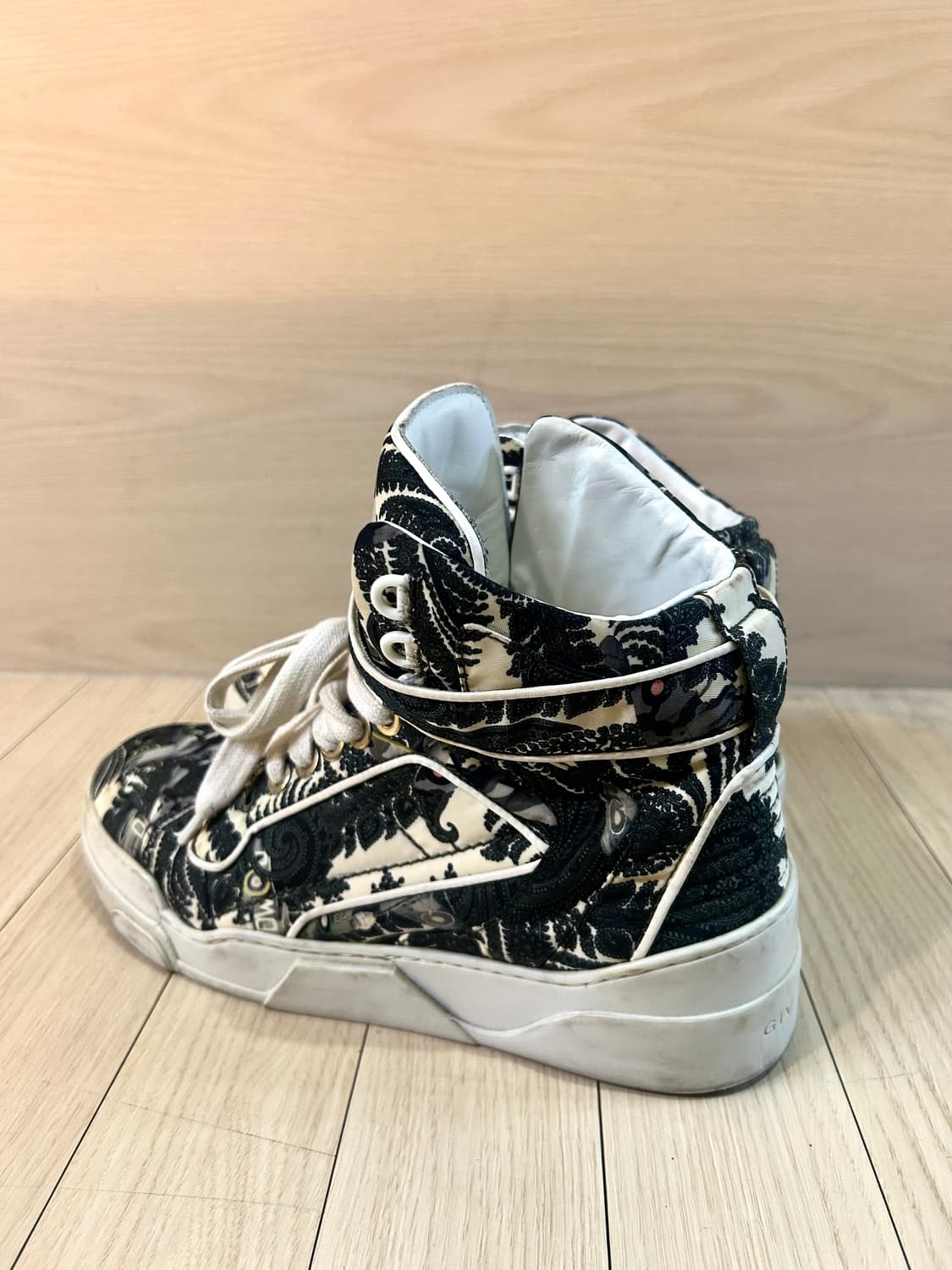 Givenchy Paris Paisley High Top Shoes 상품이미지5