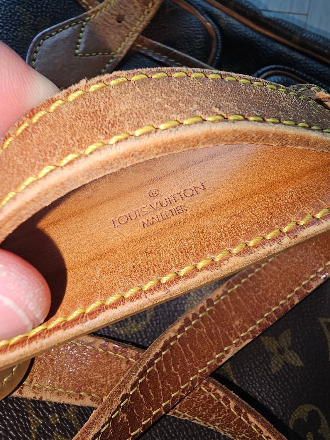 LOUIS VUITTON Gibeciere GM 상품이미지8
