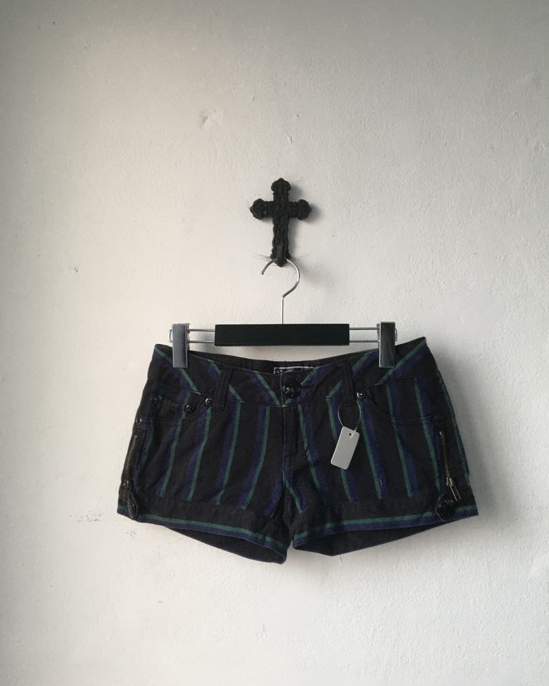 Stripe pattern short 상품이미지1