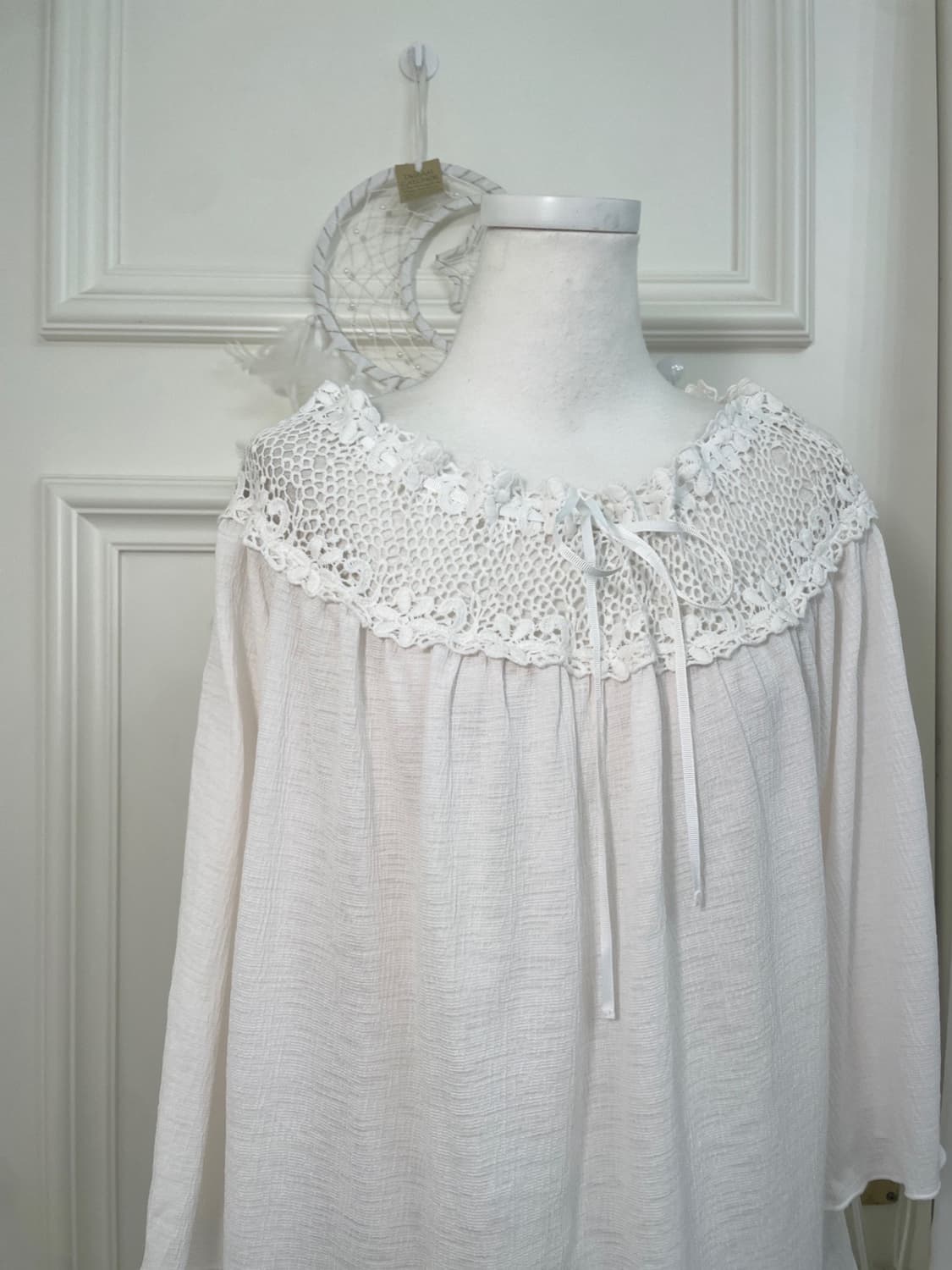 EARTH ivory crochet bow summer blouse 상품이미지5