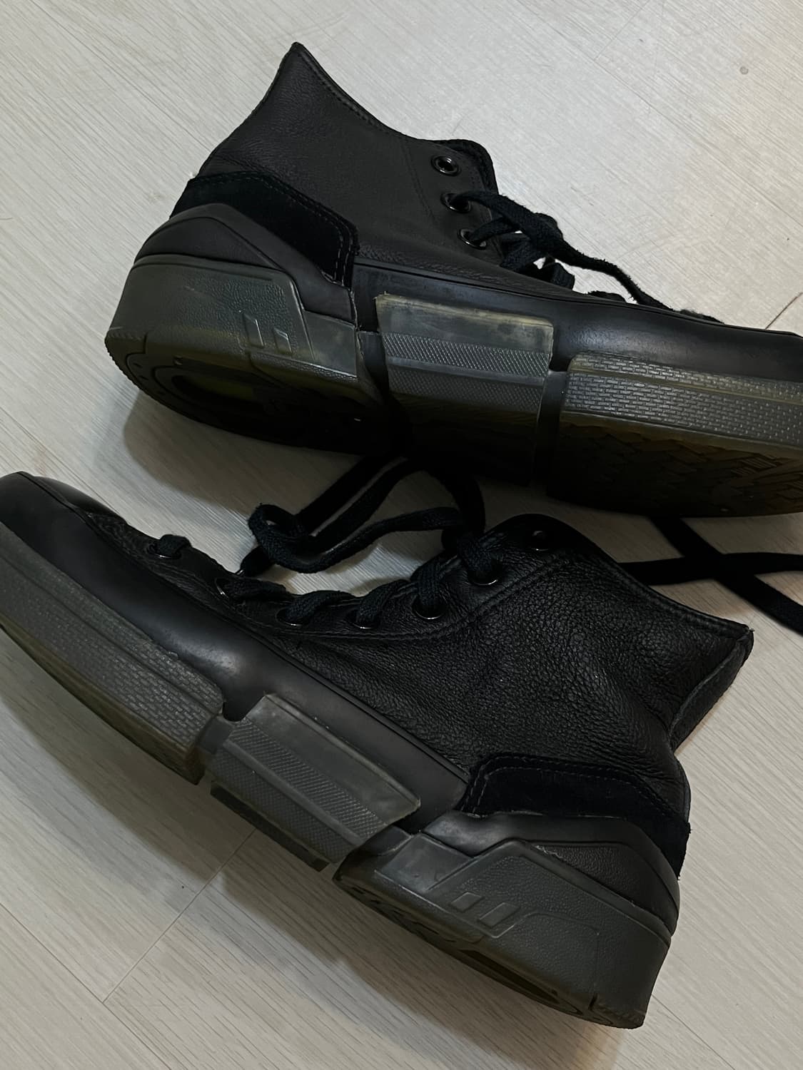 아웃솔 레더 컨버스하이 240 상품이미지1