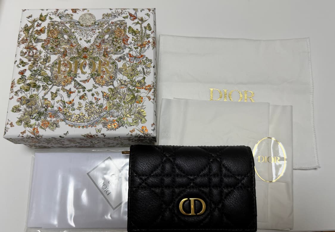 디올 카로 글리신 카드지갑 상품이미지1