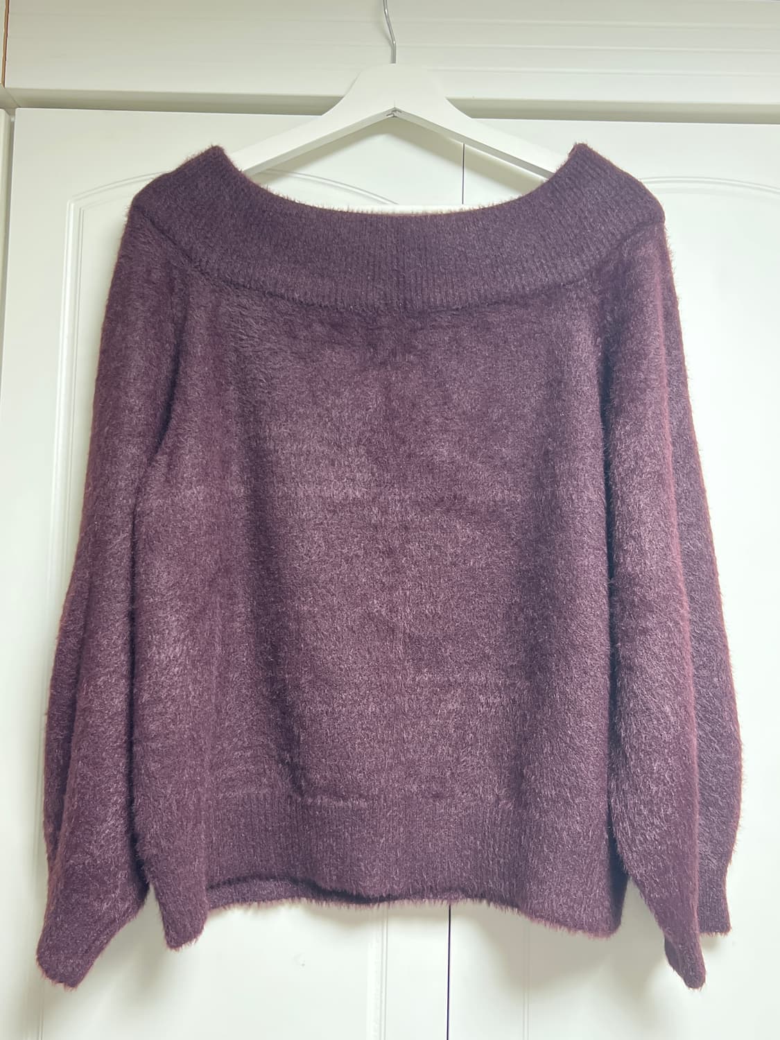 오프숄더 앙고라 니트 상품이미지1