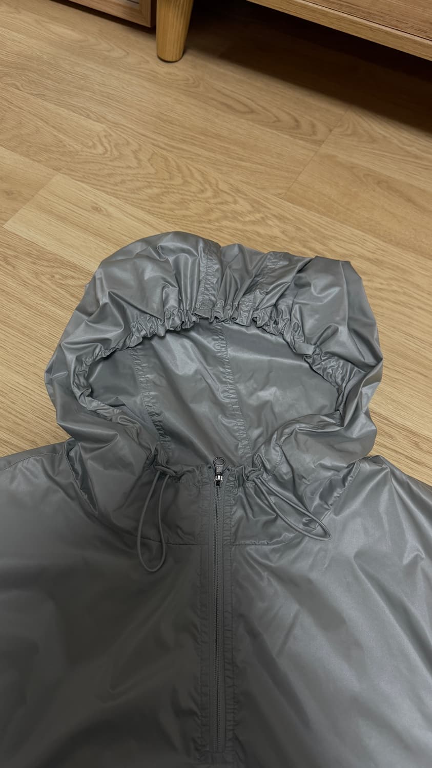 아모멘토 GLOSSY NYLON HALF ZIP-UP  (실버 / L) 상품이미지4