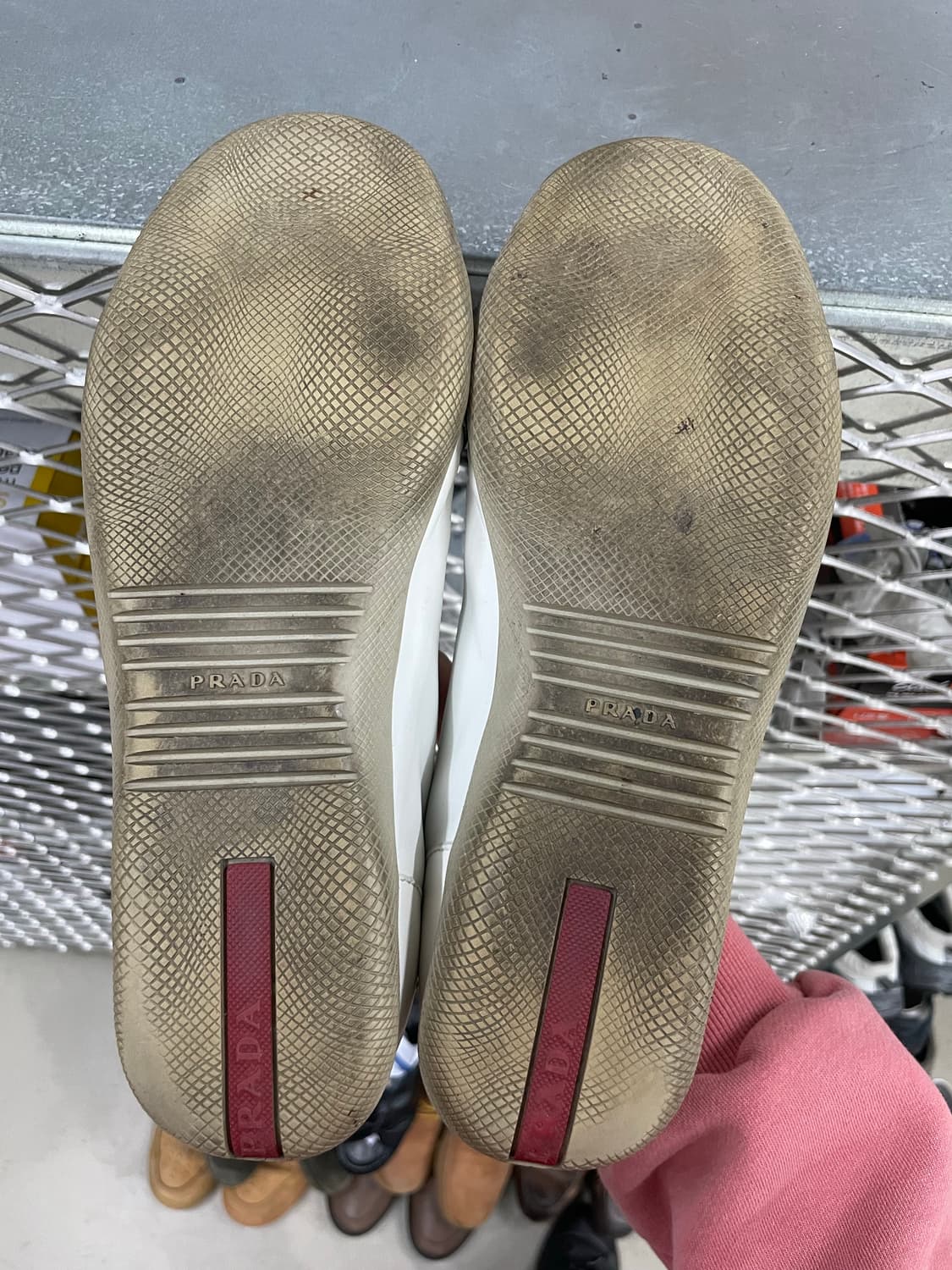 프라다 레더 스니커즈 화이트 7 상품이미지6