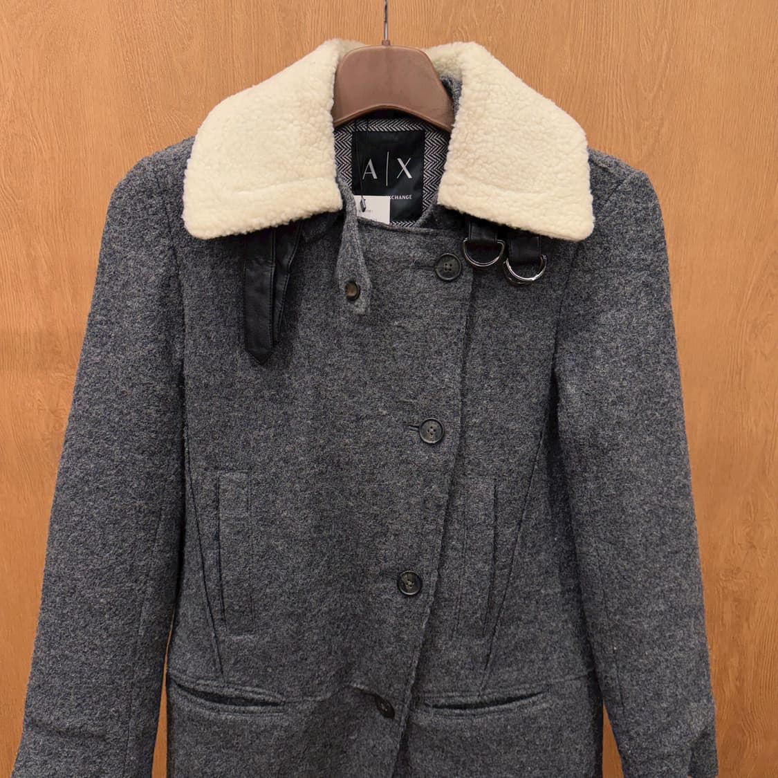 아르마니 익스체인지 하프 코트 양털 카라 하이넥 버클 디테일 그레이 상품이미지4