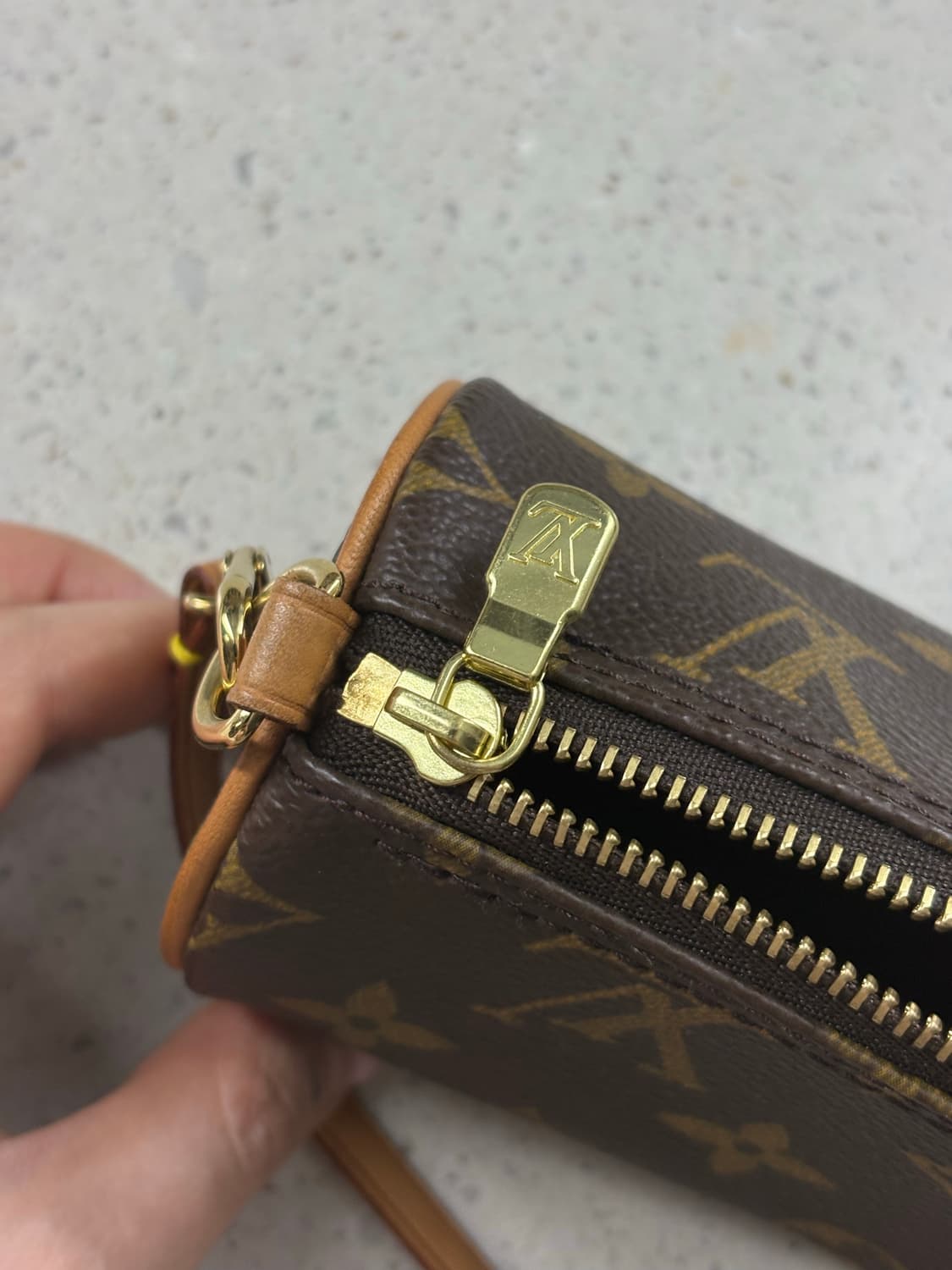 루이비통 파빌론 파우치 모노그램 캔버스 미니 상품이미지3