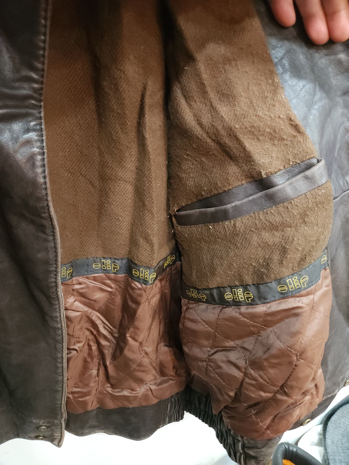 olip 양가죽 항공 봄버 자켓
 상품이미지3