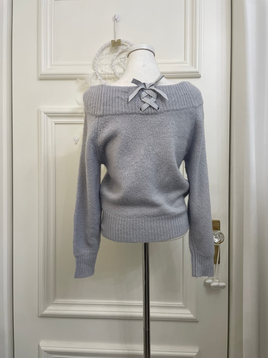 blue gray back bow point off-shoulder sw 상품이미지3