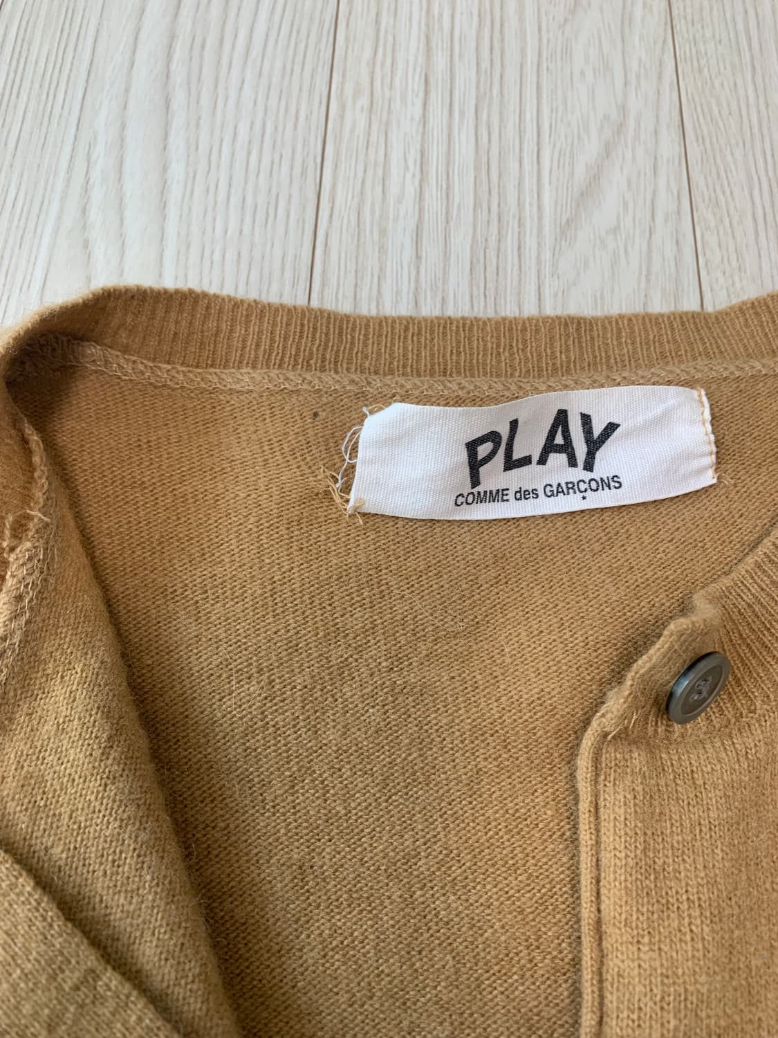 꼼데가르송 울 가디건 (빈티지 베이지 하트 와펜) 상품이미지4