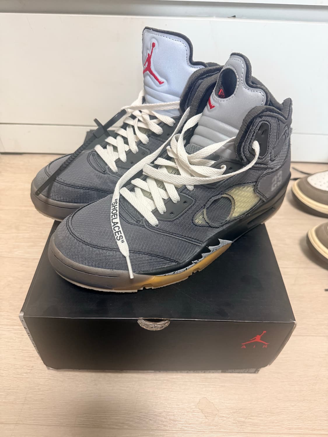 나이키 오프화이트 조던5 모슬린 280 상품이미지1