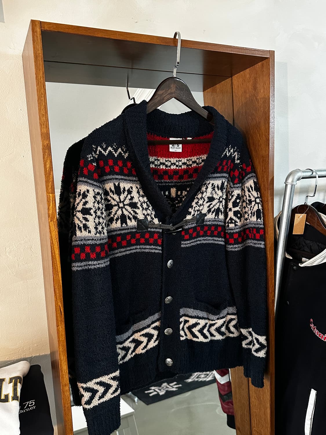 Body glove 보디 글러브 쇼콜라 패턴 니트 가디건 상품이미지1