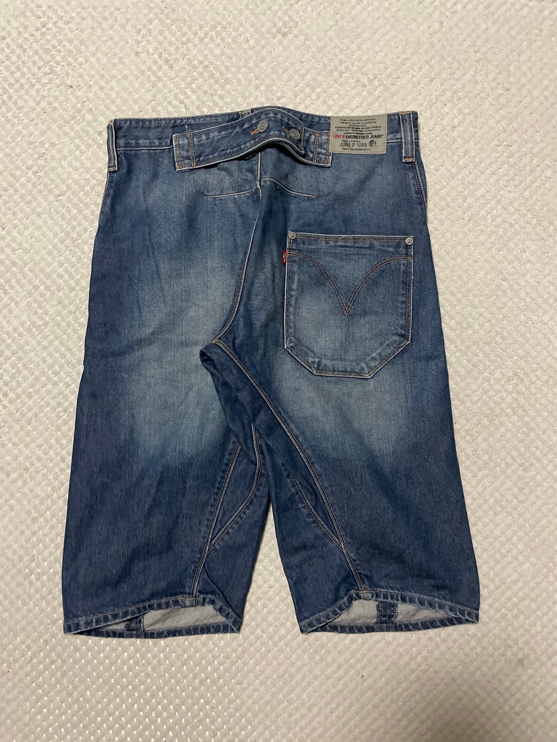 리바이스 00s 릴랙스 핏 엔지니어드 신치백 데님 쇼츠 청반바지 상품이미지2