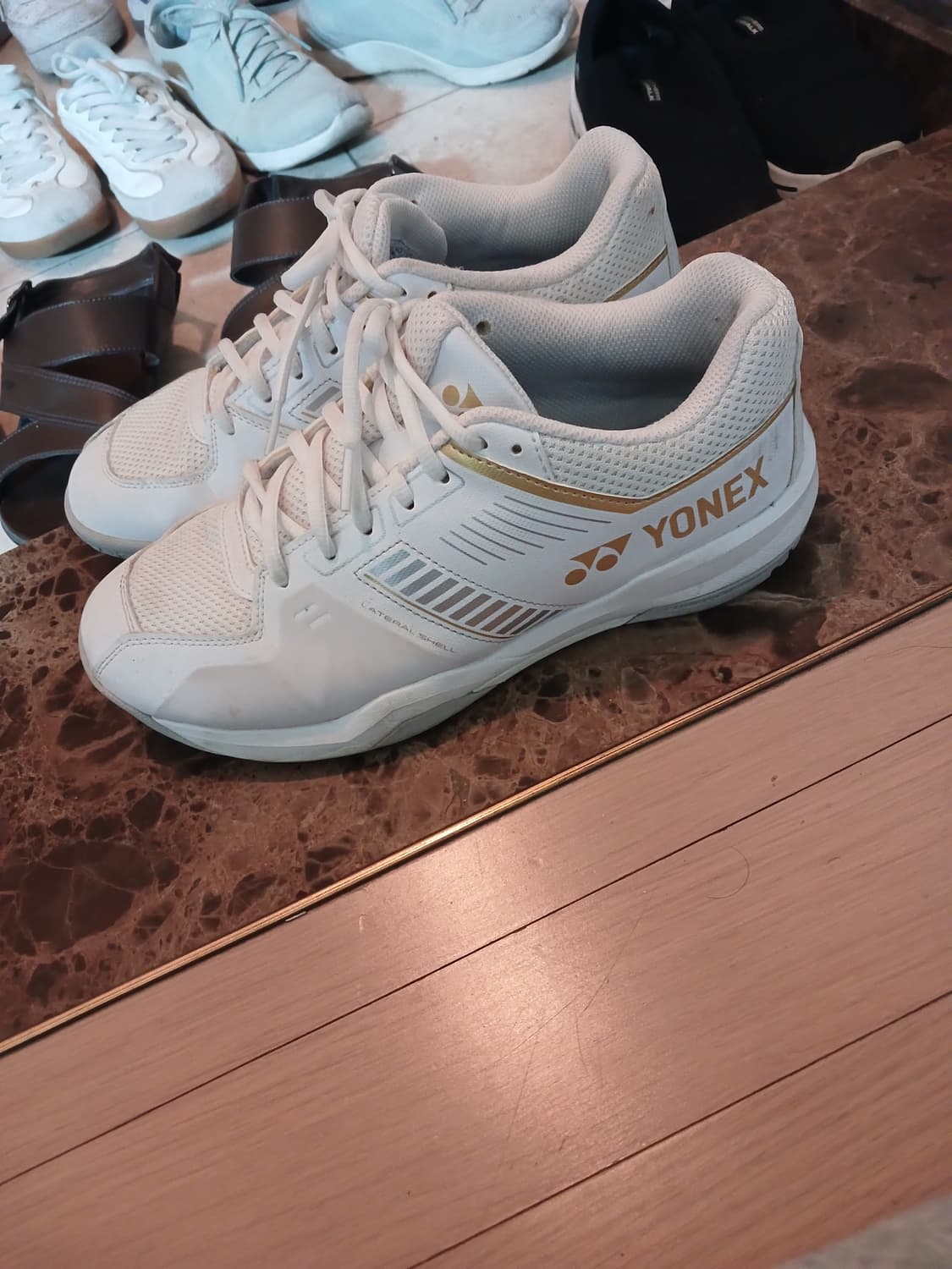 요넥스 배드민턴화 상품이미지2