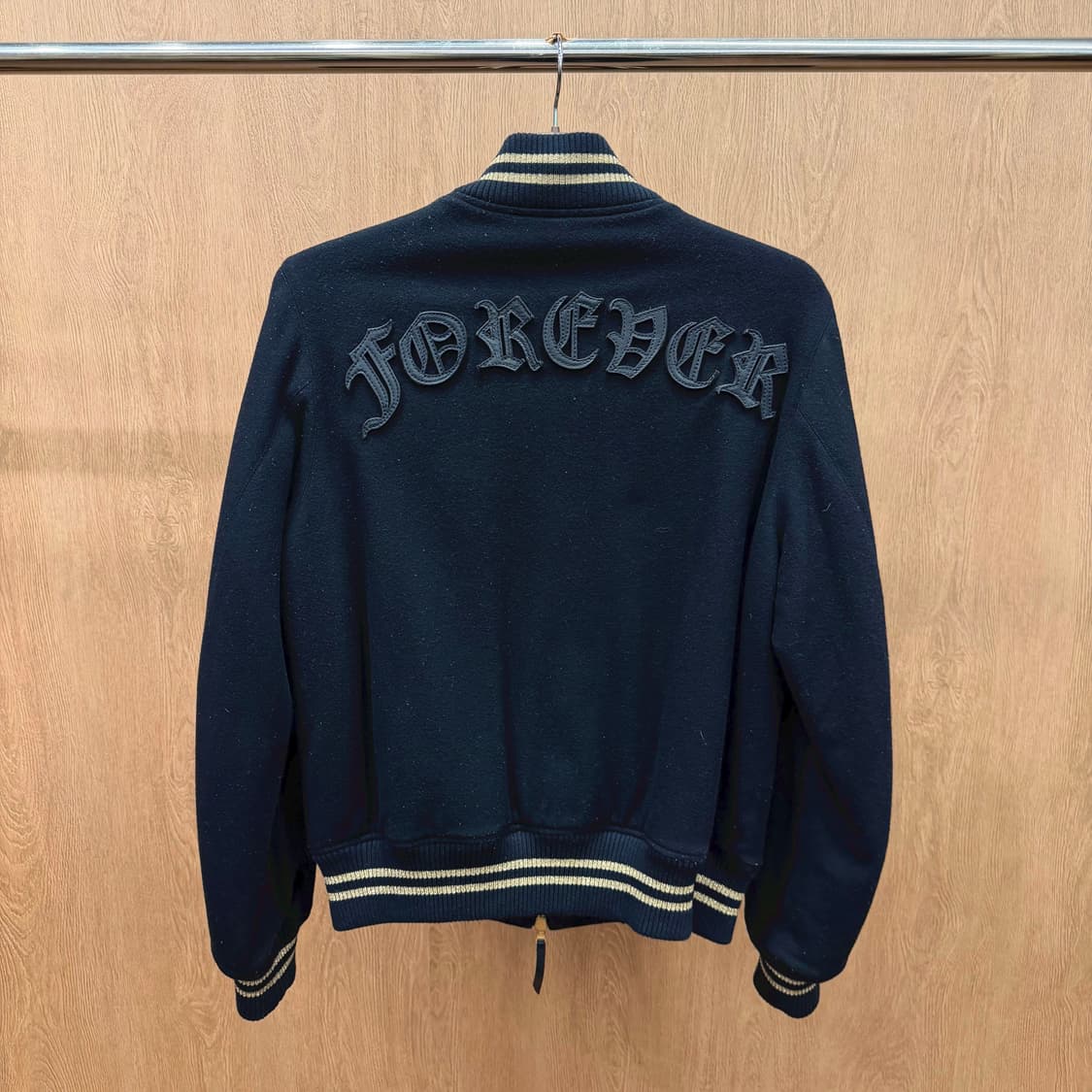 아미리 나폴레옹 자켓 브레이드 바 장식 백 레더 레터링 디테일 블랙 상품이미지3