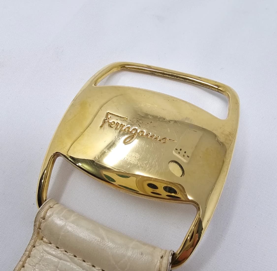 페라가모 금장 버클 벨트 아이보리 상품이미지2