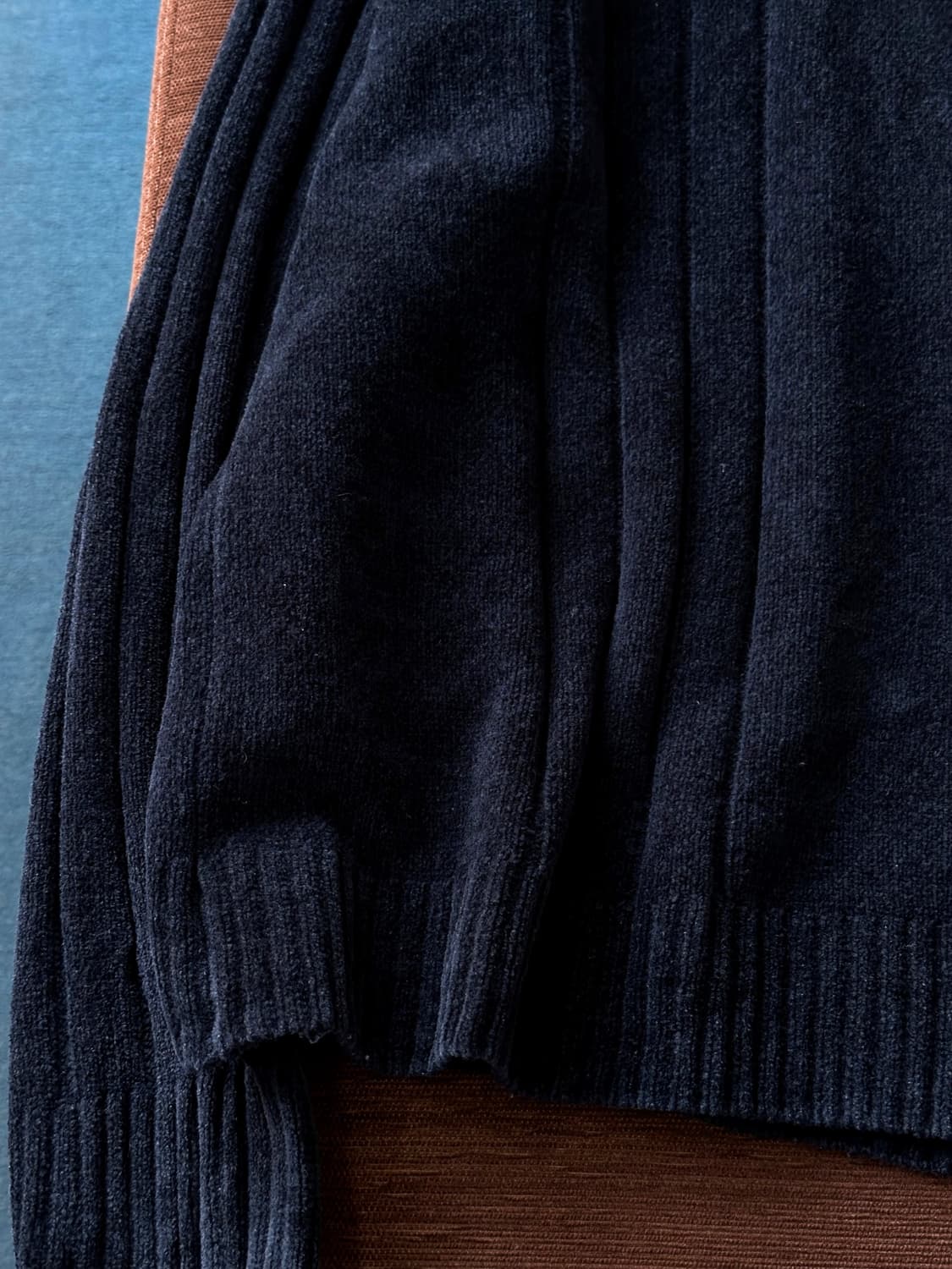 Coludy touch middle gauge knit button 상품이미지8