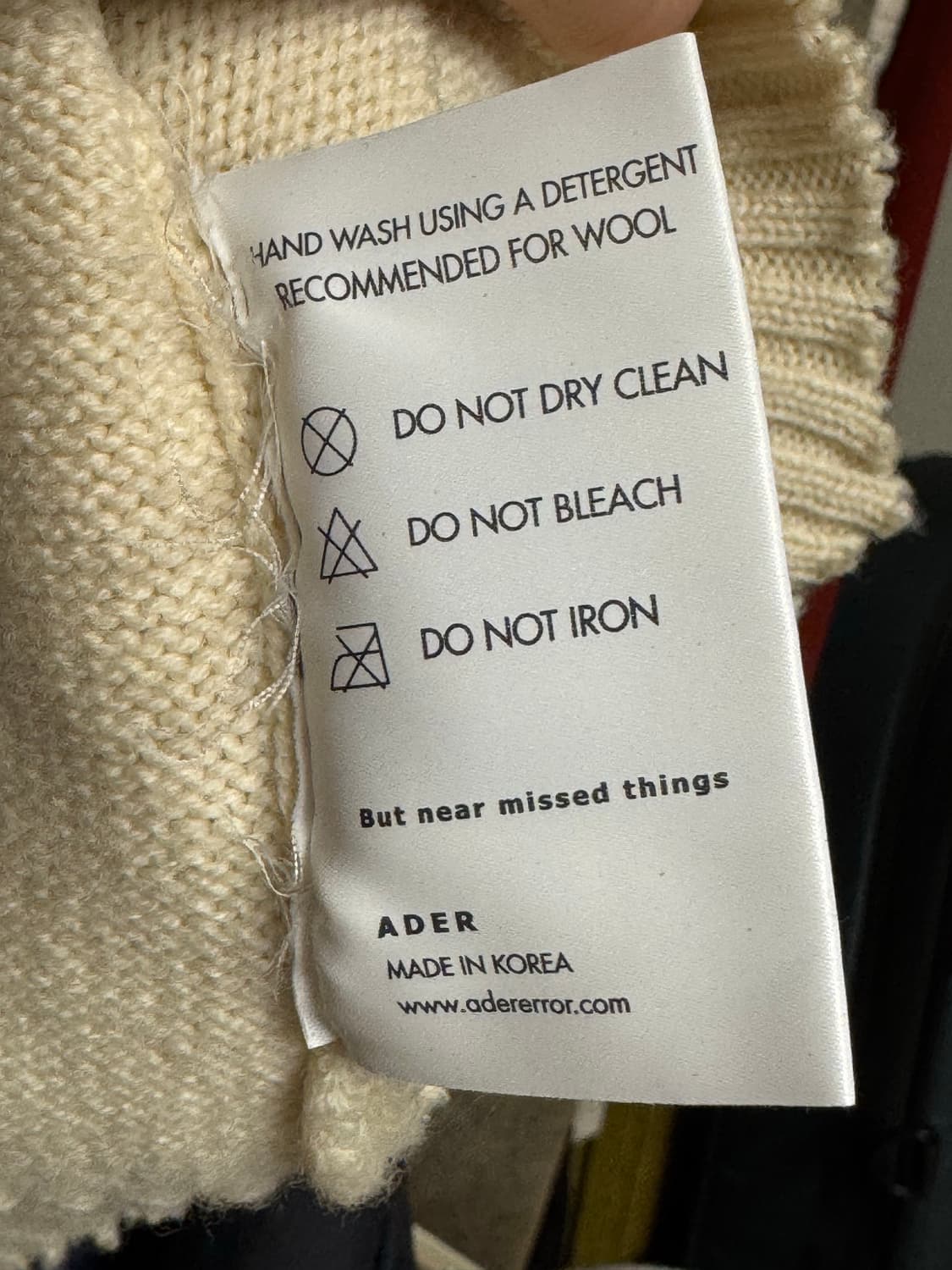 아더에러 아이보리 니트 조끼 상품이미지5