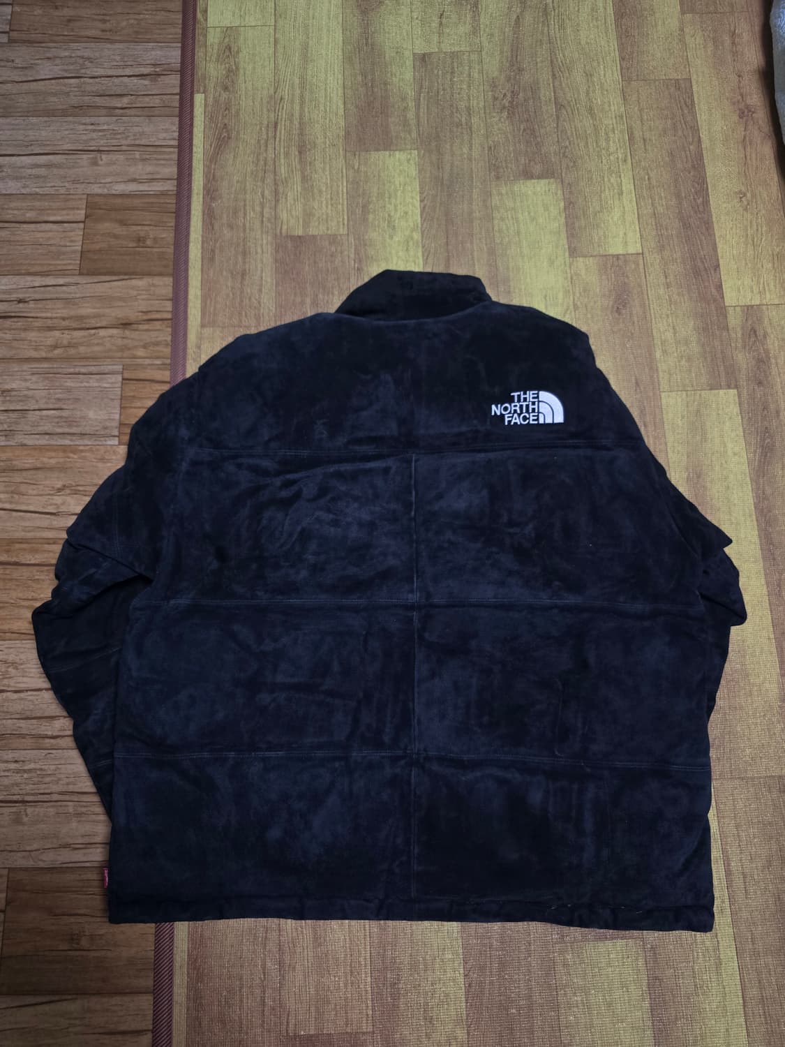 슈프림 x 노스페이스 스웨이드 눕시 자켓 블랙 - 23FW 상품이미지2