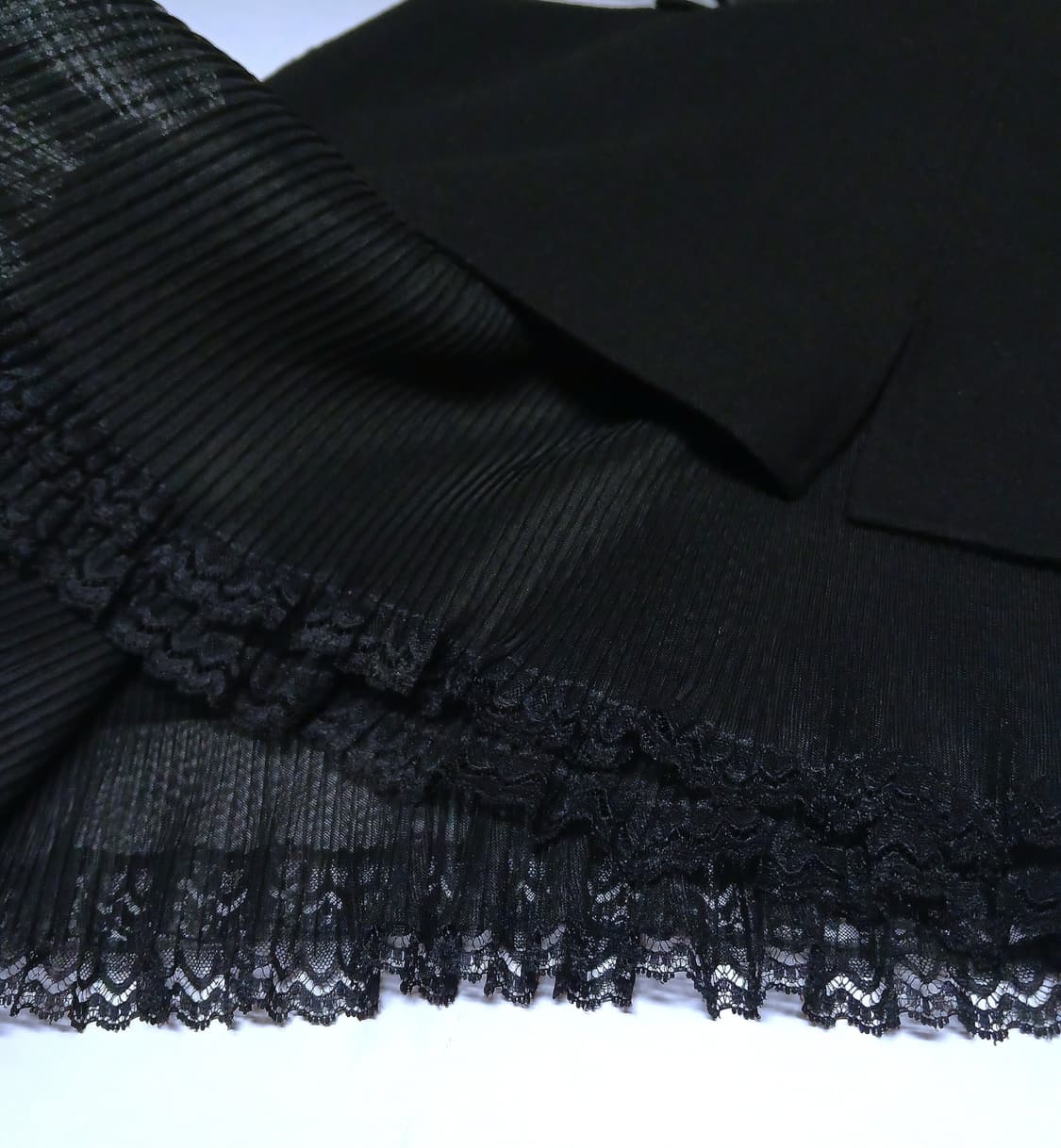 오즈세컨 O'2nd 자수장식 플리츠배색 도톰 원피스 상품이미지5