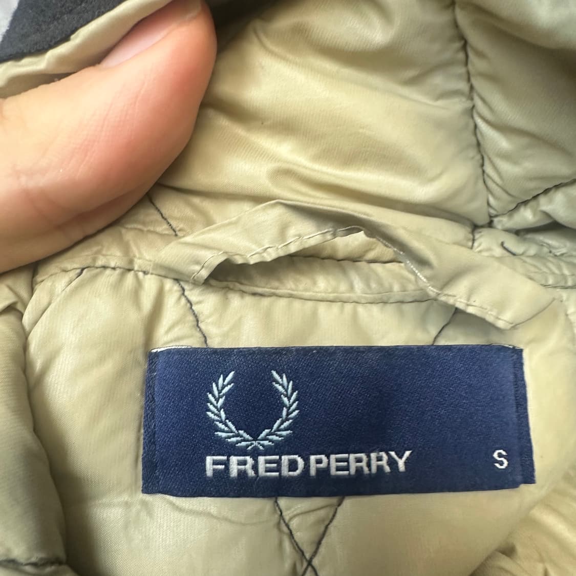 프레드페리 블랙경량패딩 S 상품이미지3