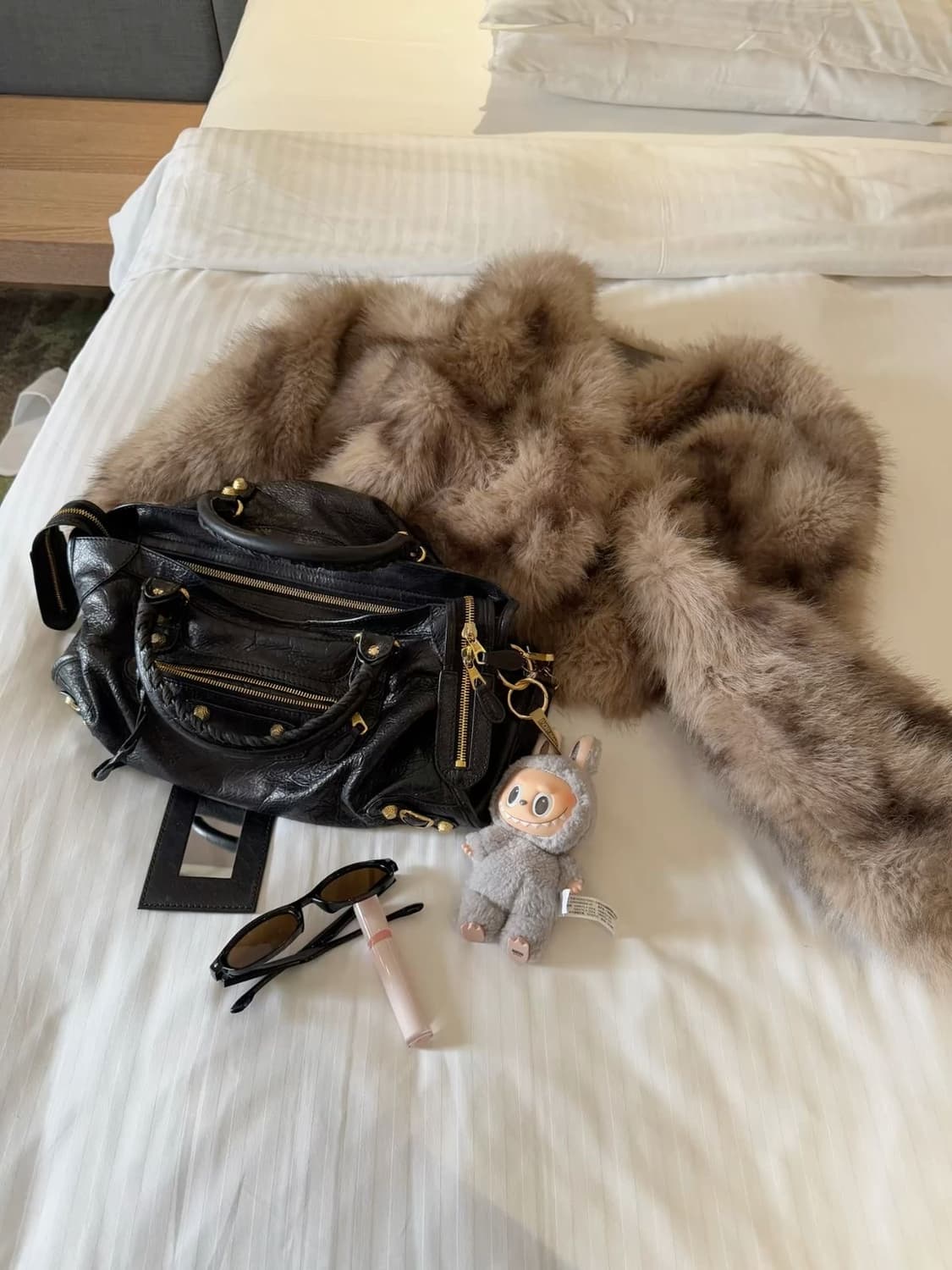발렌시아가 모터백 라지 상품이미지1